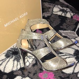 Michael Kors Berkeley T-Strap
